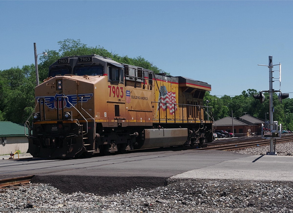 CSX C40-8W 7903